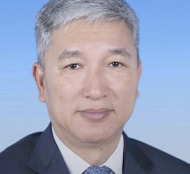 三亞反腐風暴繼續(xù)海南三亞市一官員落馬上任不過短短半年多的時間
