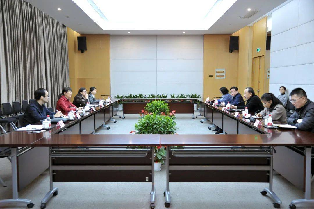 杭州市委組織部副部長虞文娟到中南集團(tuán)調(diào)研黨建工作濱江區(qū)委常委、組織部長商麗萍陪同