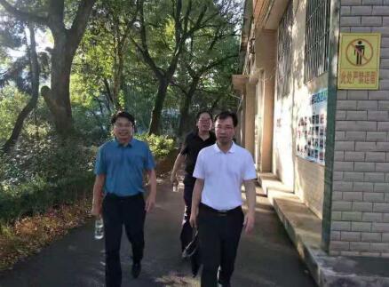 常寧市教育局黨委書記王元成調(diào)研常寧市教師進修學(xué)校時強調(diào)：打造“三張名片”盛開“湘南之花”